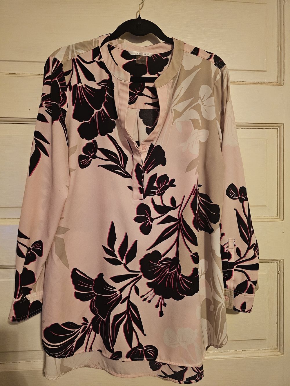 Bianca Nygård Floral Split-Neck Tunic Blouse – Blush & Black, Size L